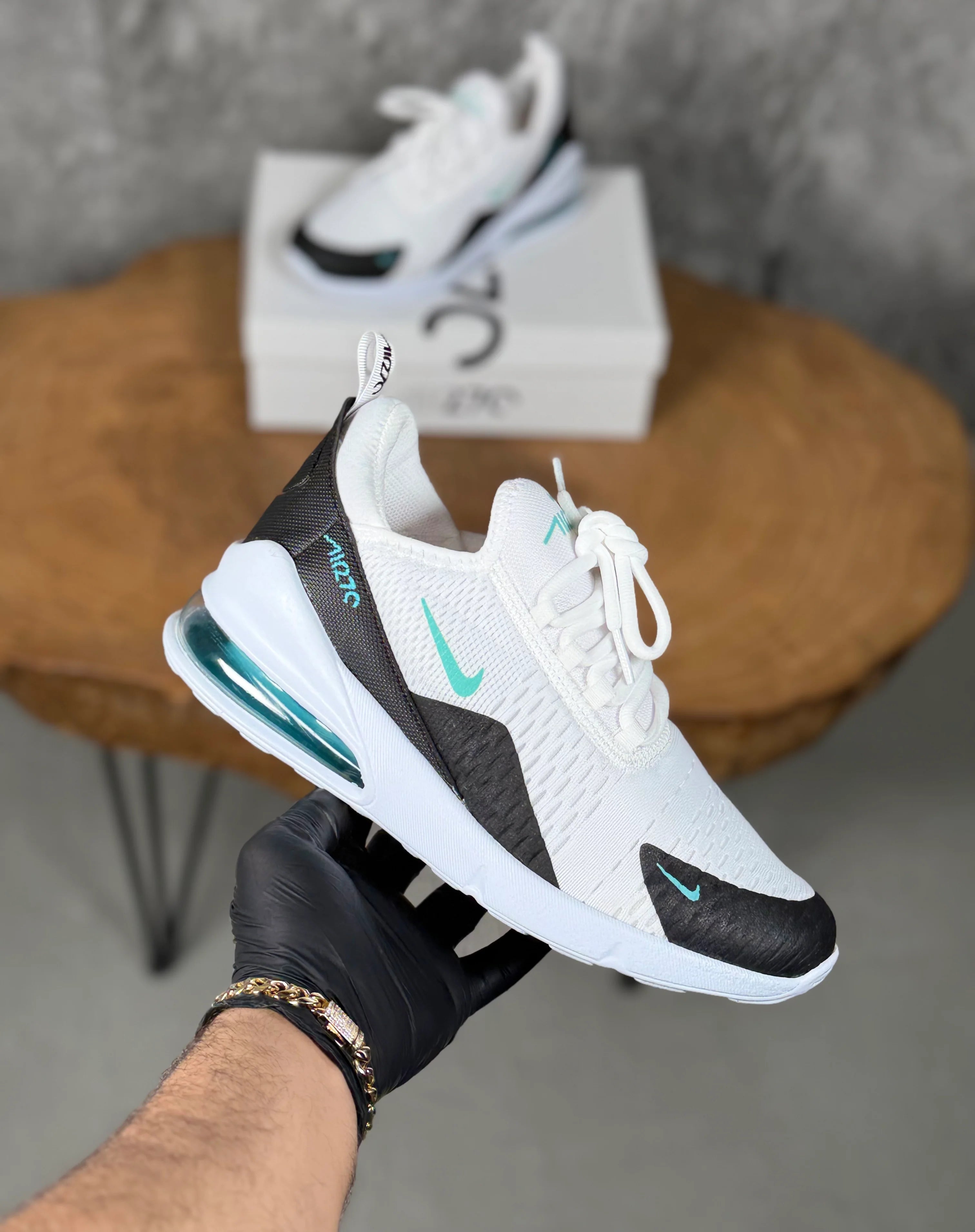 NIKE 270 MODEL