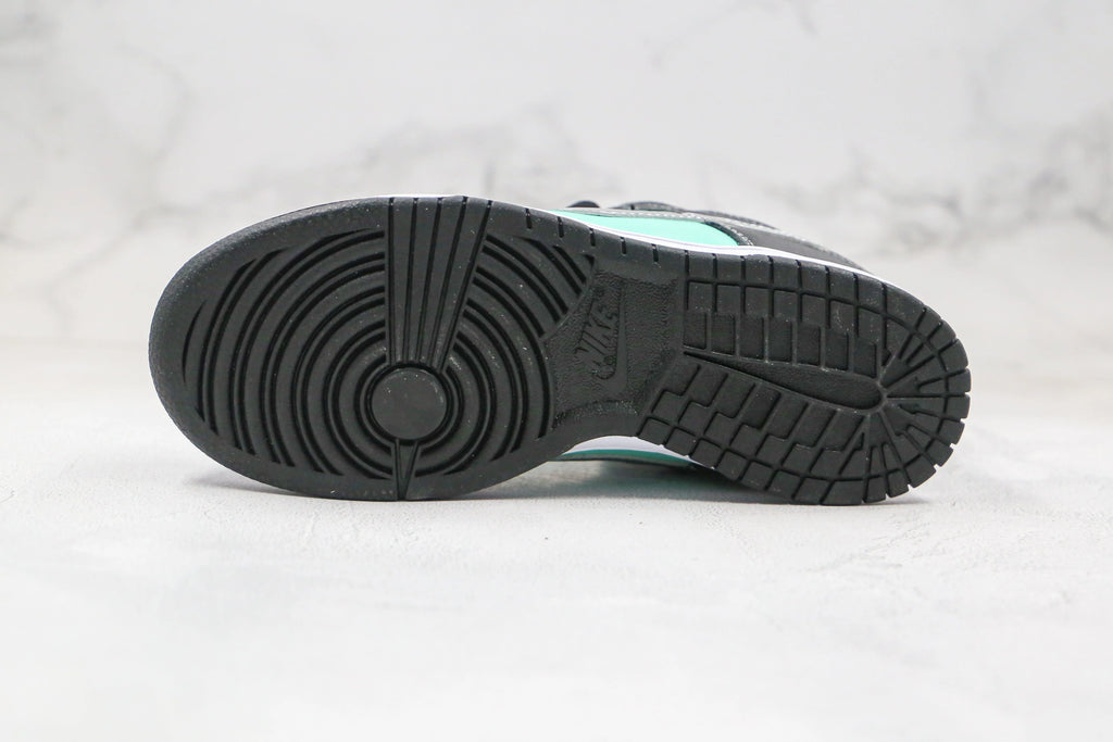 Nike SB Dunk Low Diamond Supply Co Aqua Blue