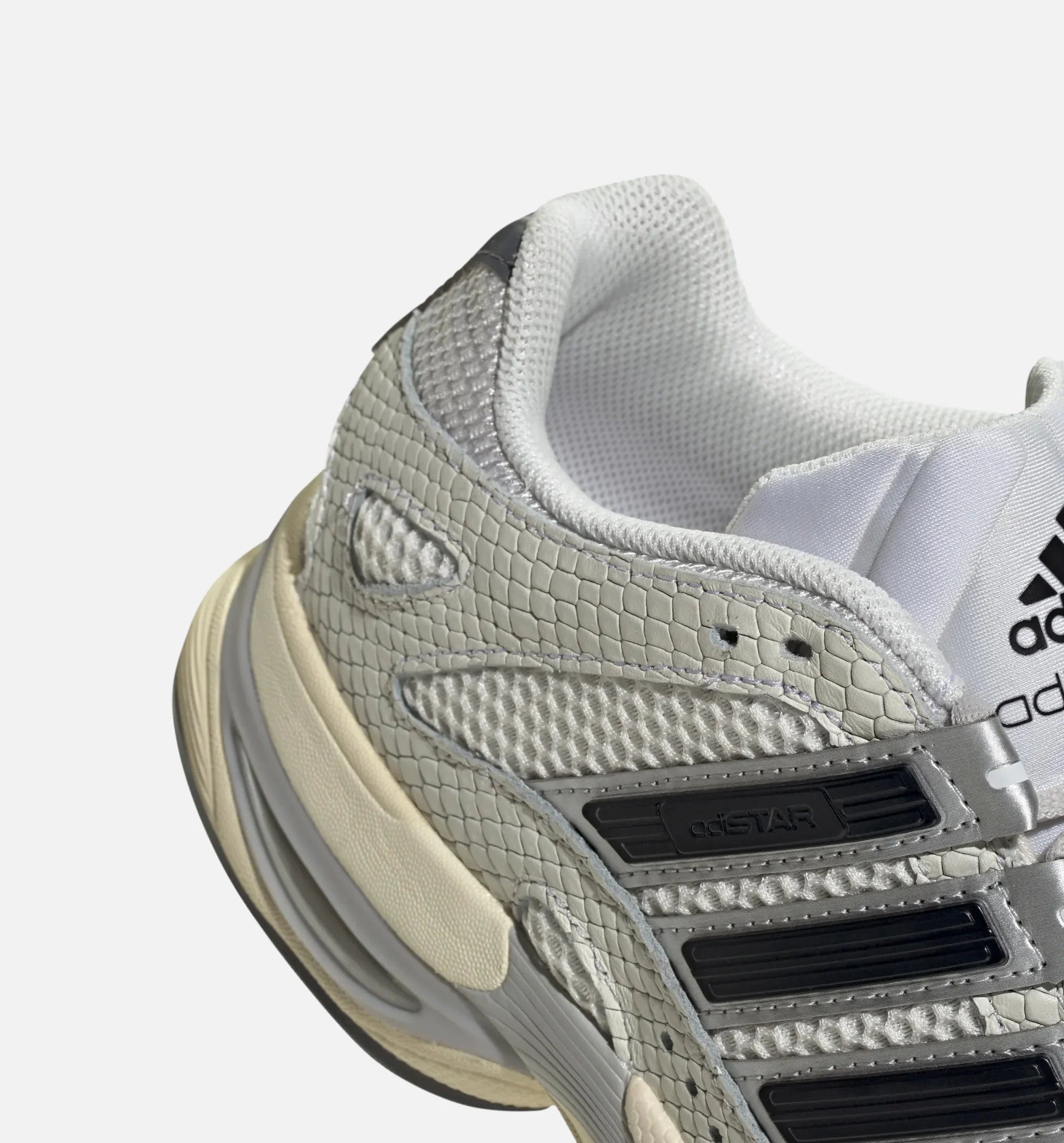 Adistar Mld Mens Lifestyle Shoe Cloud White Silver Metallic