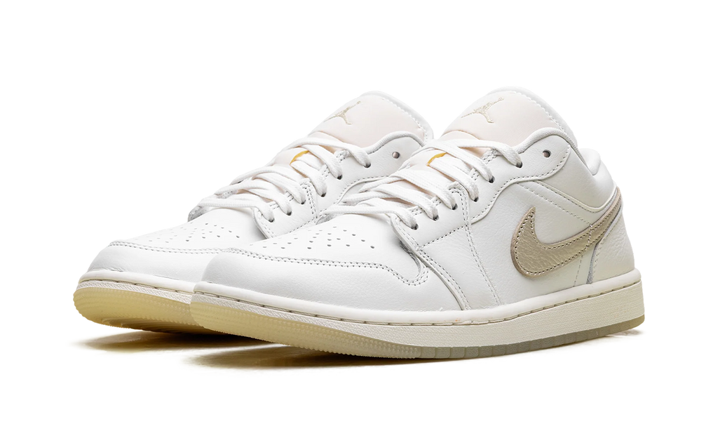Jordan 1 Low SE WMNS "Metallic Team Gold" HV5157 100