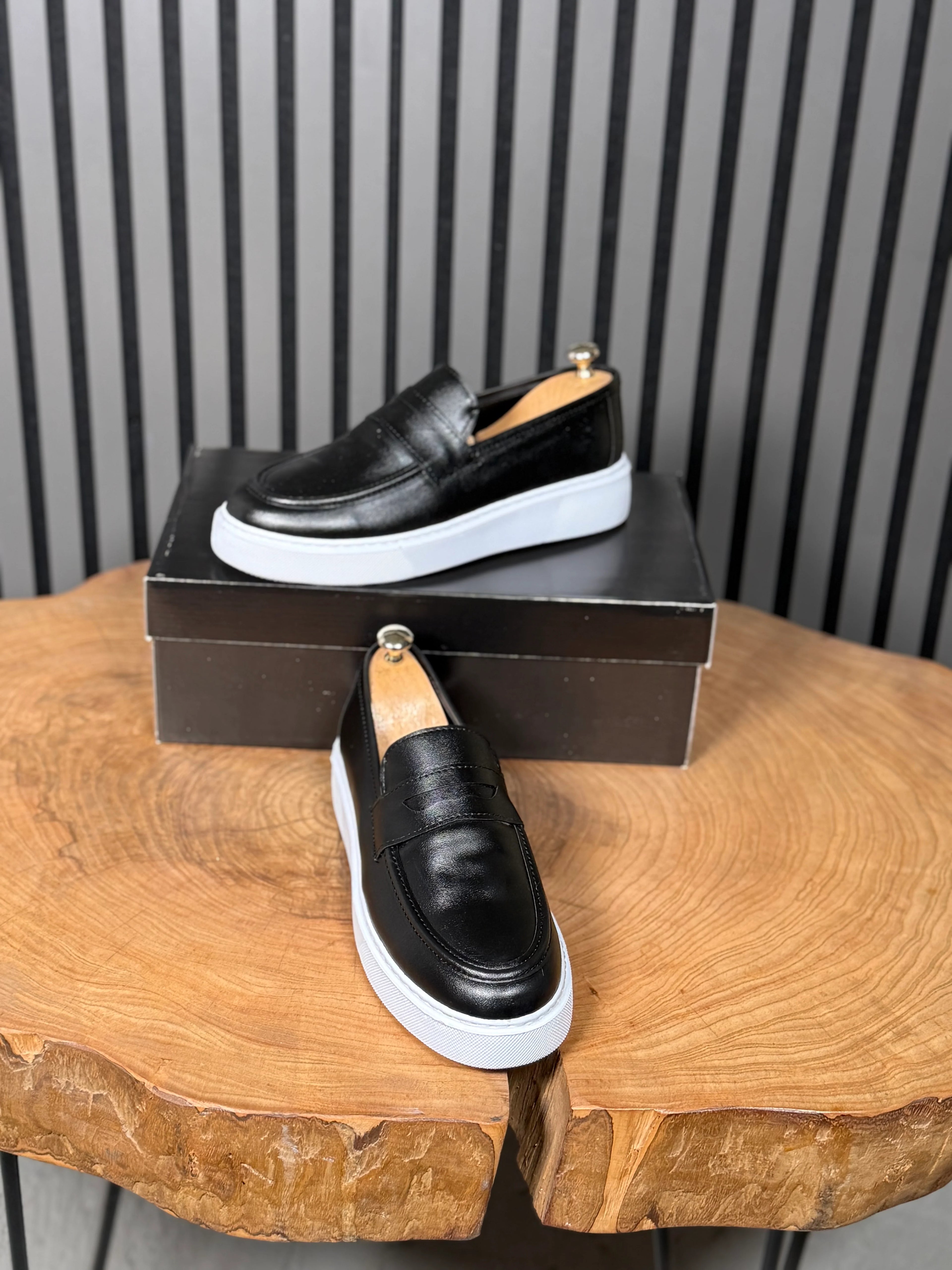 ZARA CASUAL MODEL