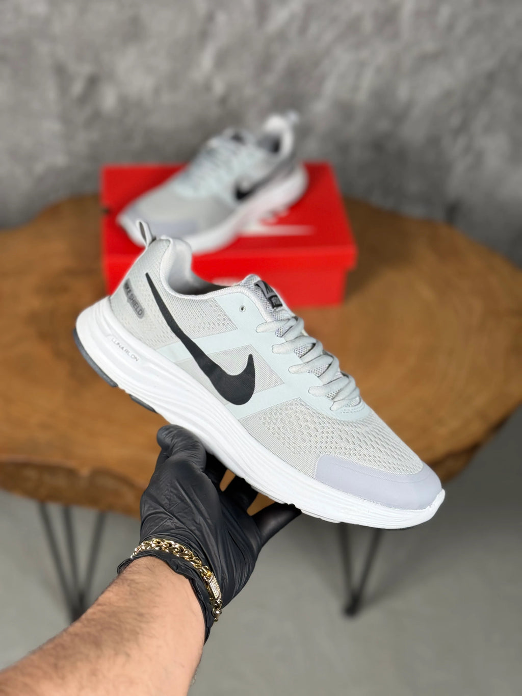 NIKE ZOOM PEGASUS MODEL