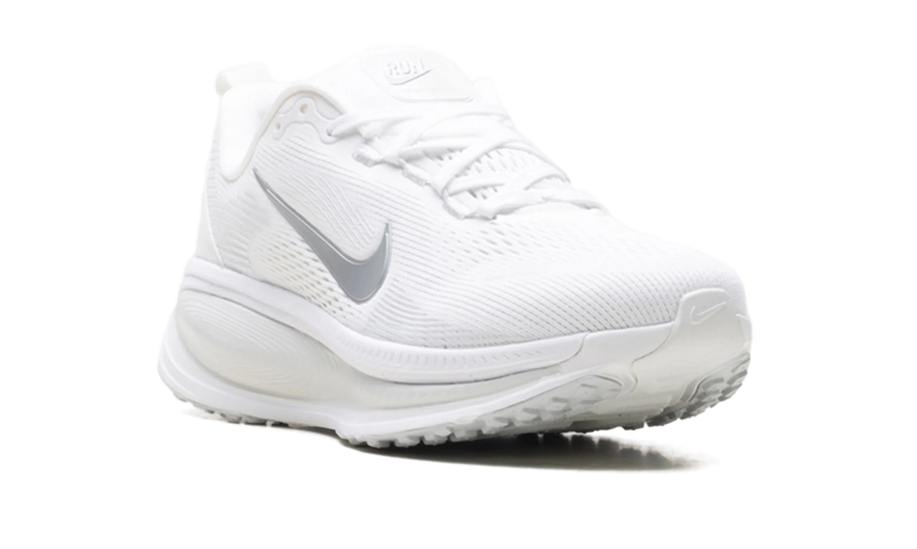 Vomero 18 WMNS"White Photon Dust Summit White Metallic Silver" HM6804 104