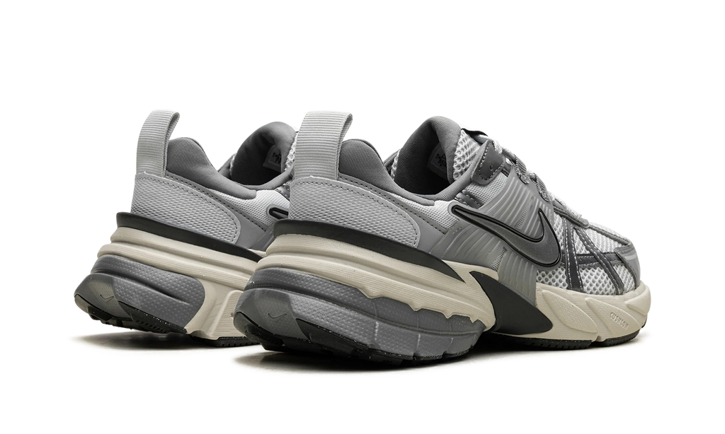 V2K RUN WMNS"Pure Platinum Wolf Grey" FD0736 003