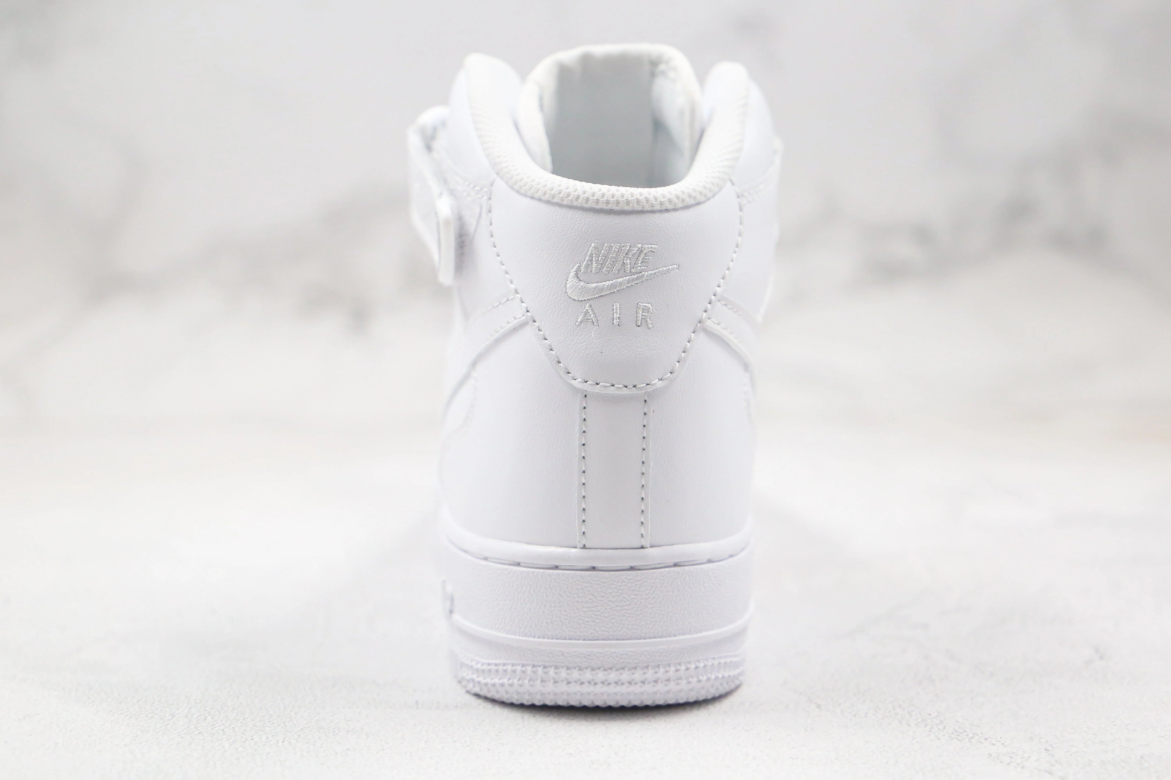 Nike Air Force 1 Mid White 07