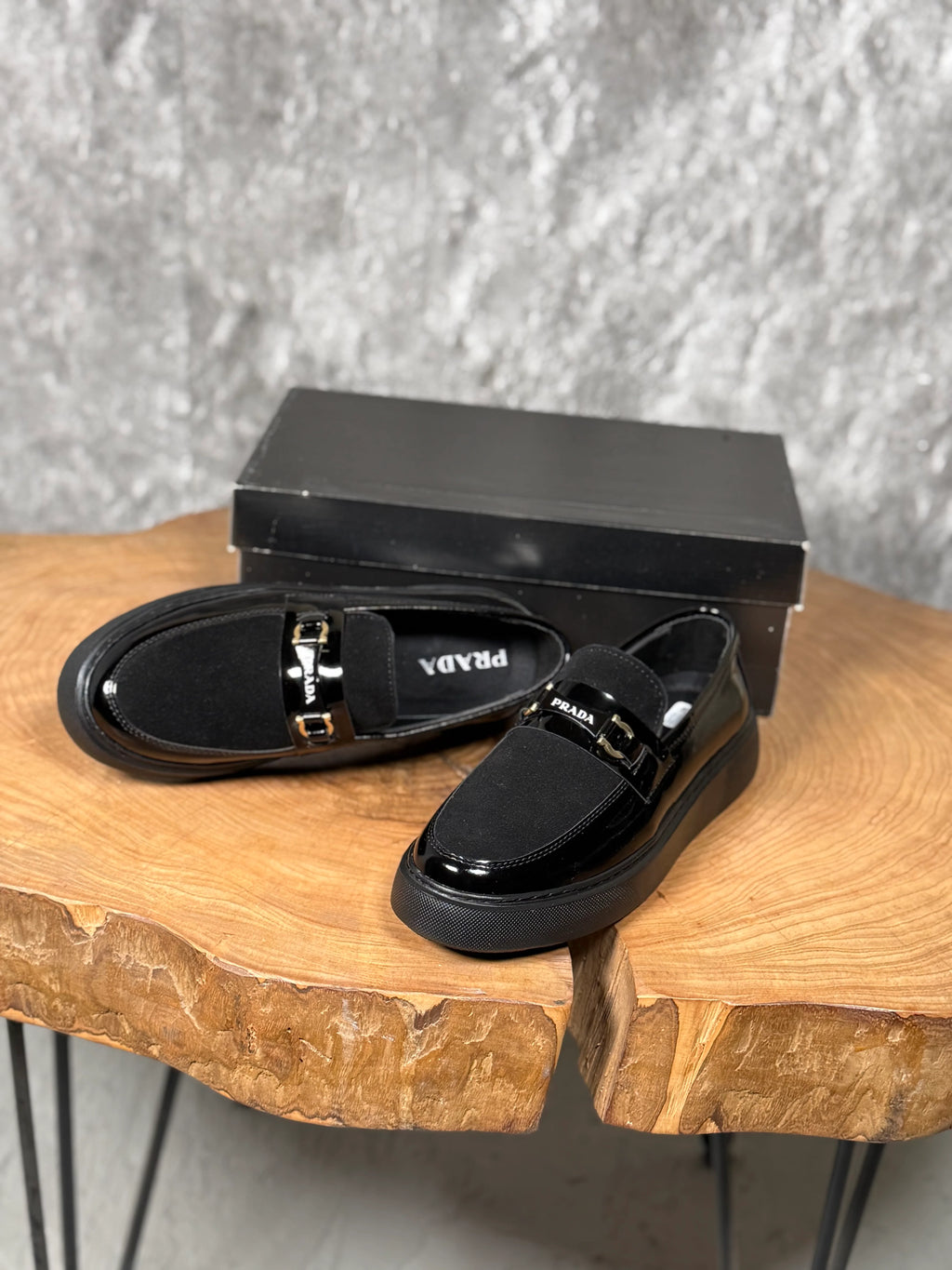 PRADA KLASİK RUGAN SÜET AYAKKABI