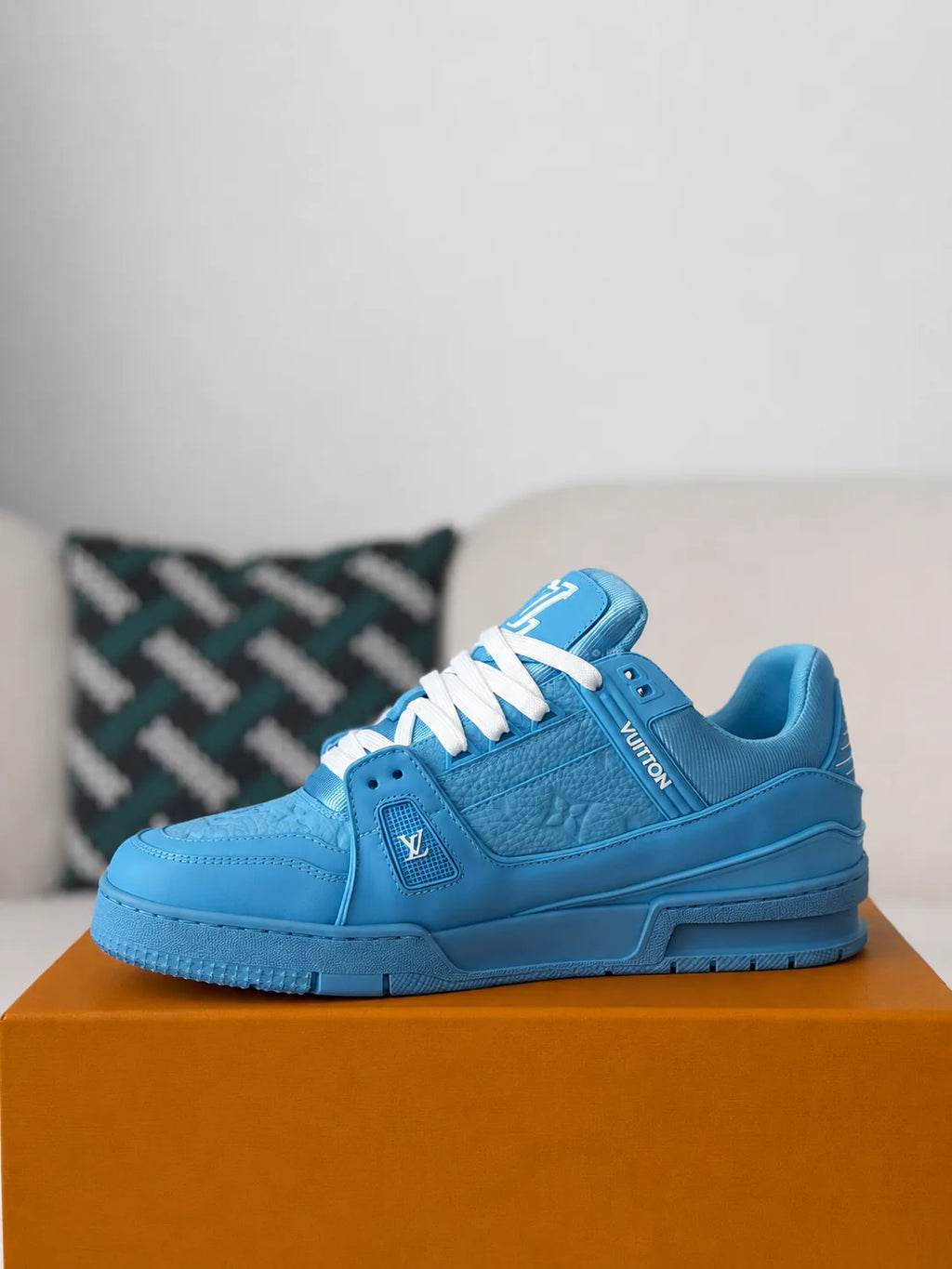 LV Trainer Blue