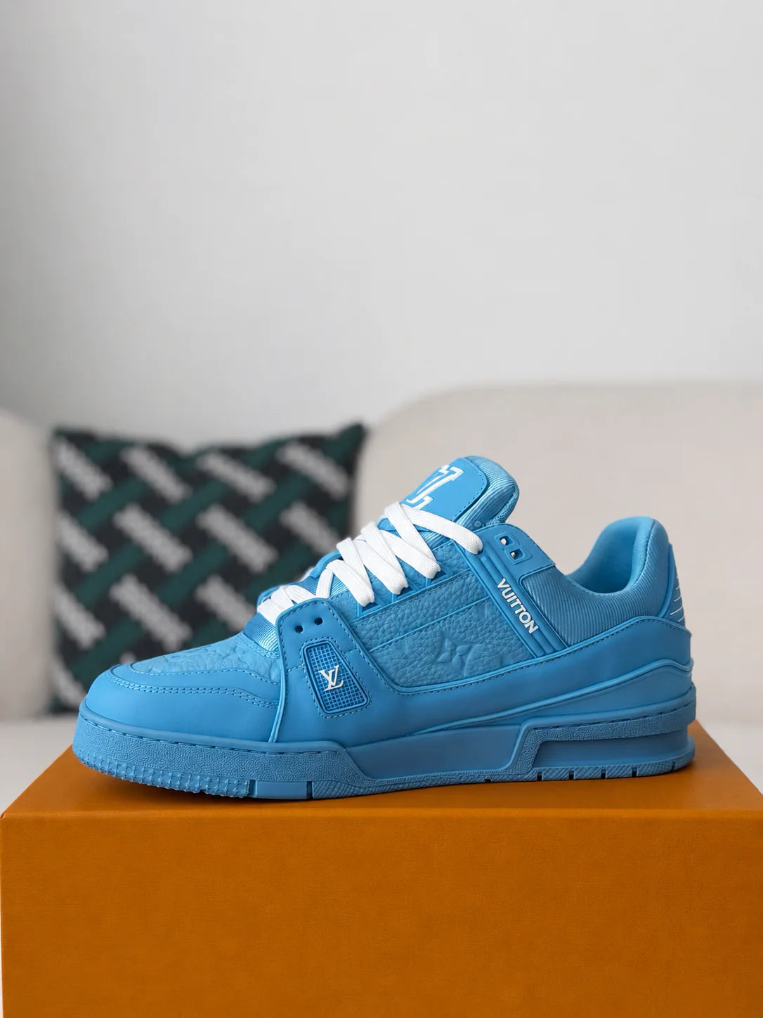LV Trainer Blue