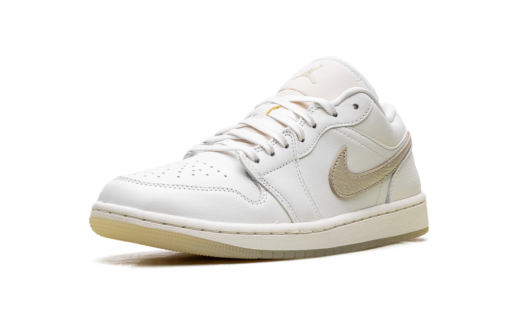 Jordan 1 Low SE WMNS "Metallic Team Gold" HV5157 100