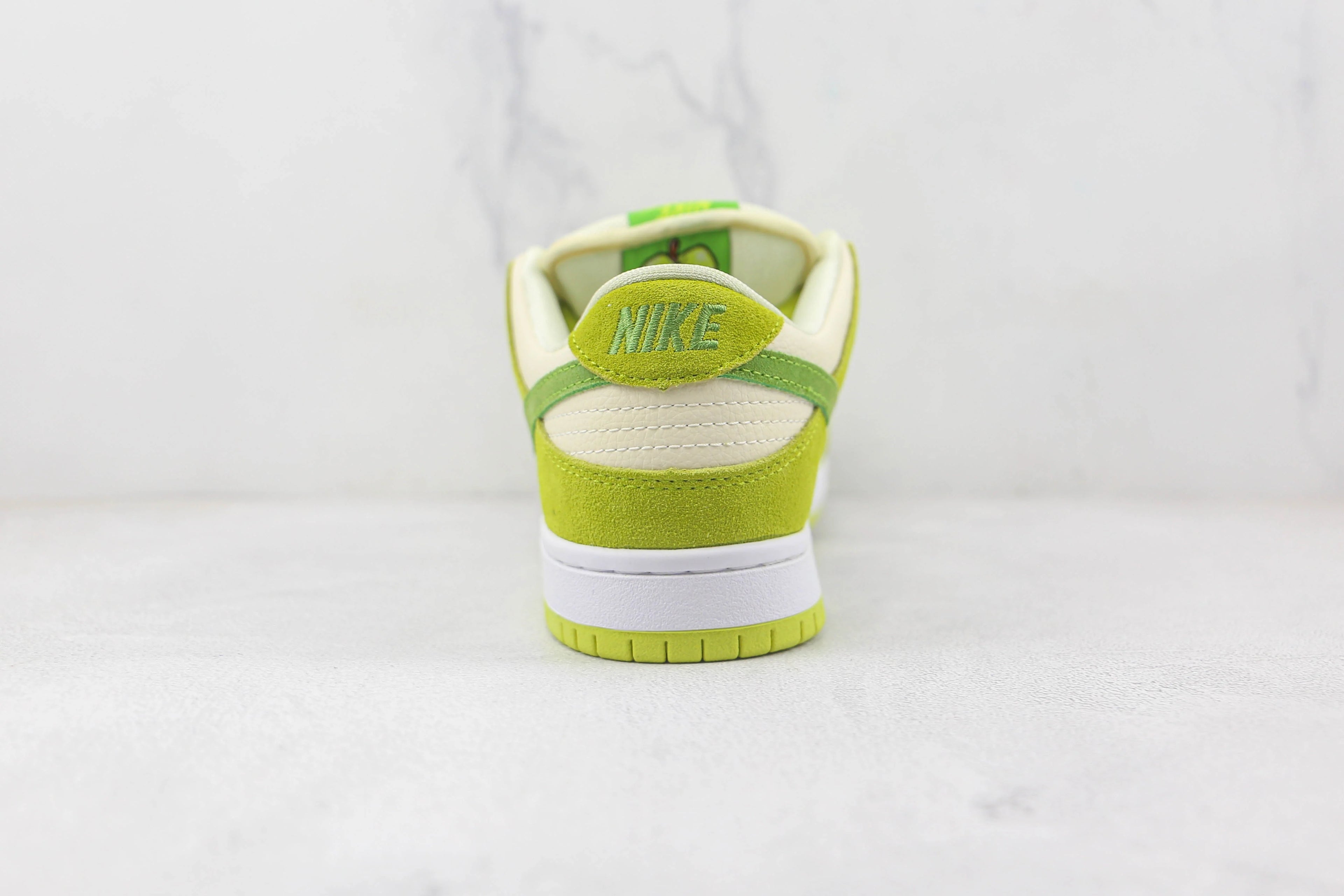 Nike SB Dunk Low Pro Sour Apple