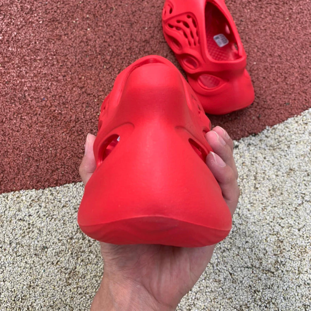 Adidas Yeezy Foam RNNR Vermillion