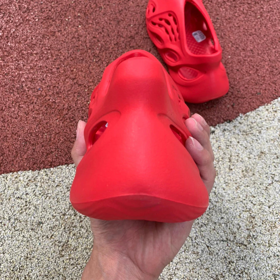 Adidas Yeezy Foam RNNR Vermillion