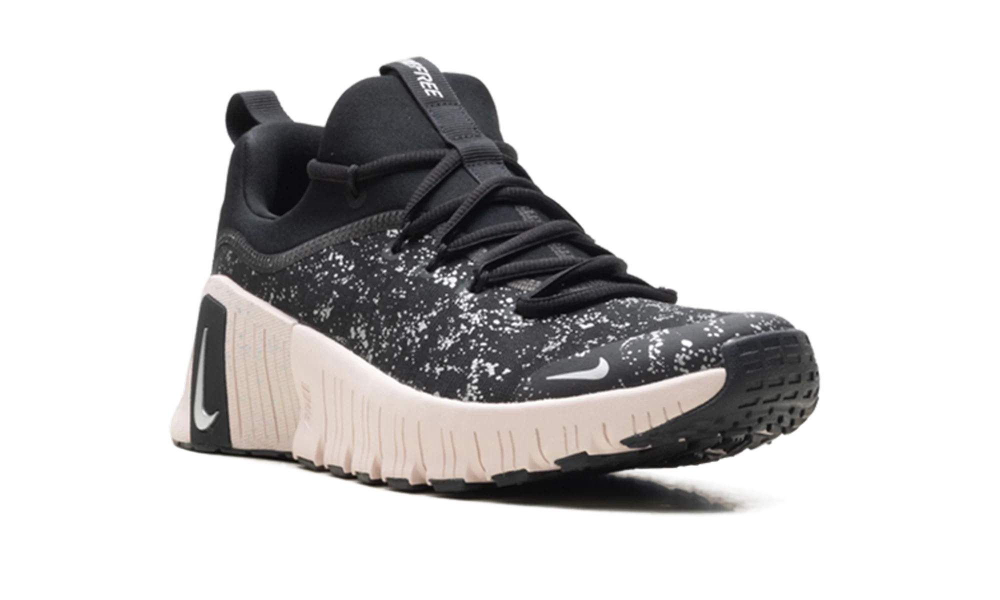 Free Metcon 6 SE WMNS "Black Silt Red" HV2017 001