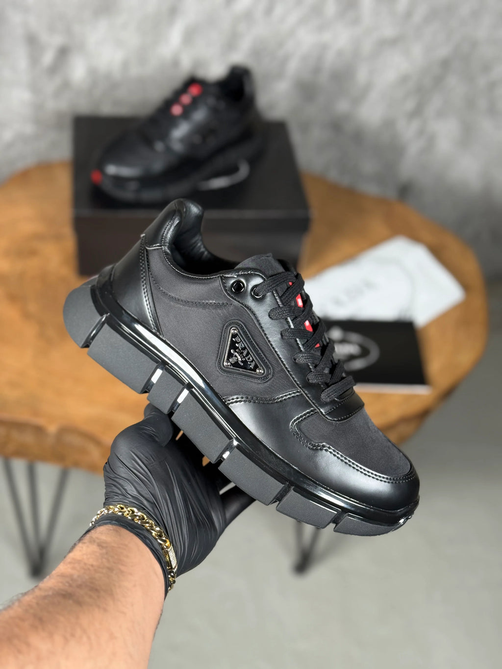 PRADA MODELİ