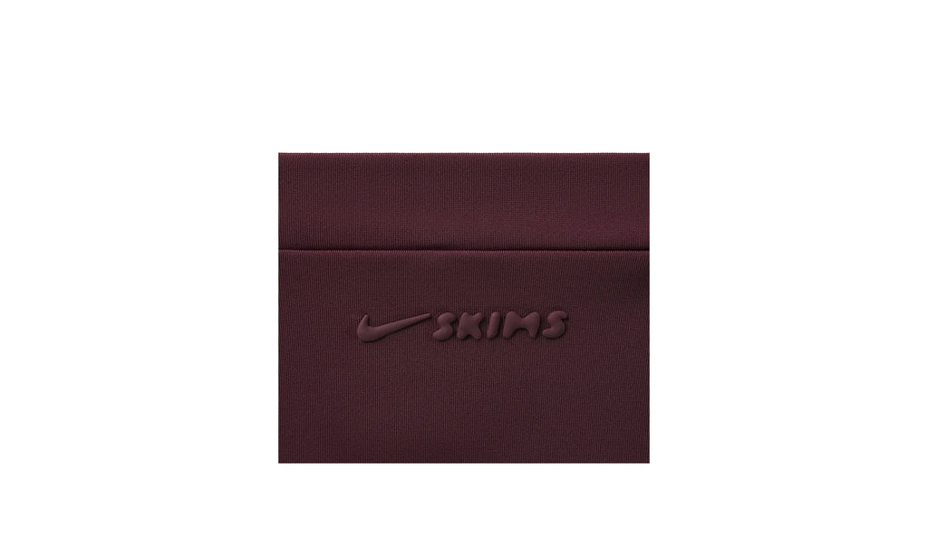 SHINE SCOOP NECK BRA TOP "Nike - Currant" SKM052