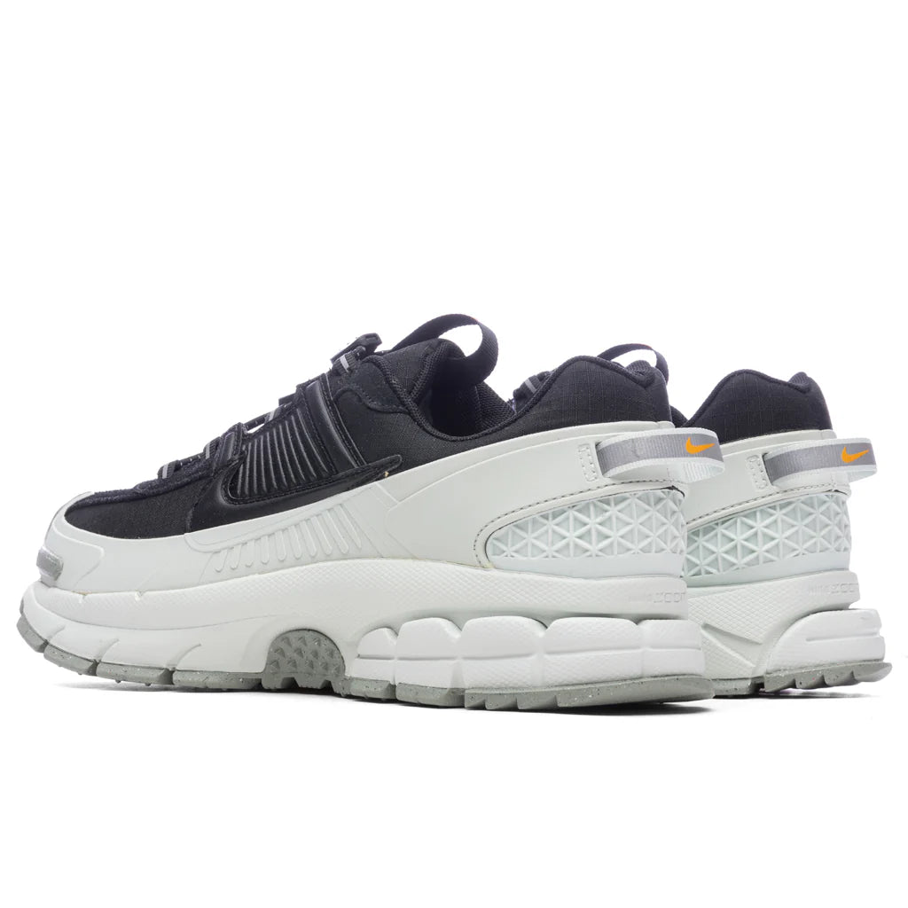 Zoom Vomero Roam Black Light Silver Jade Horizon