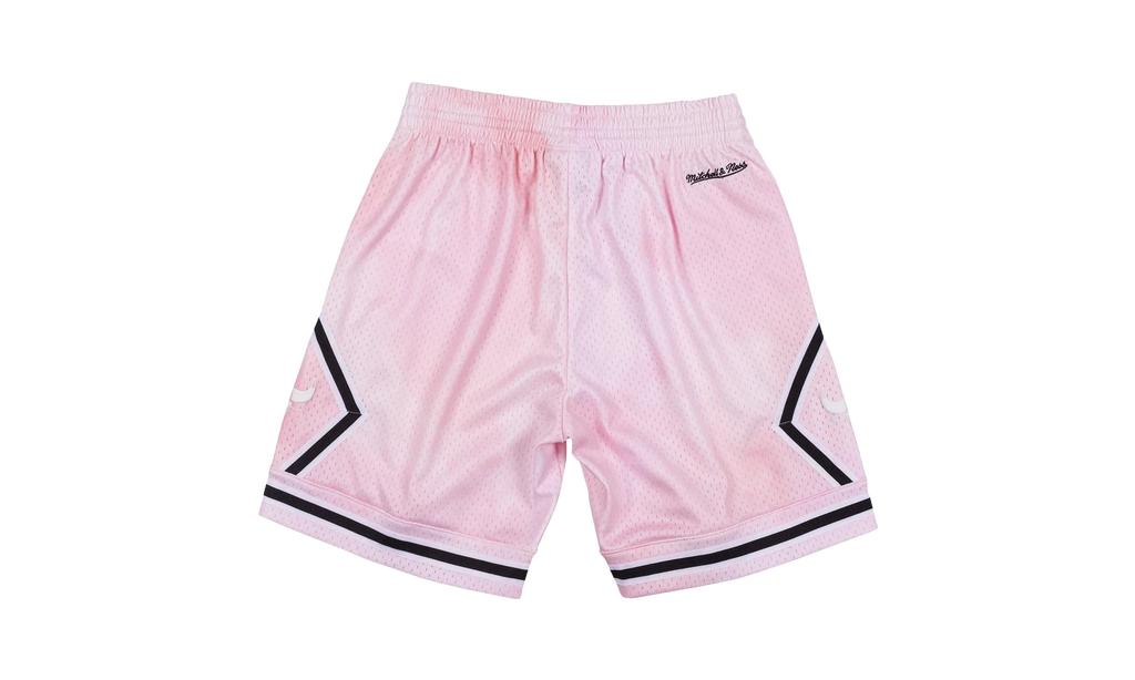 NBA Cloudy Skies Swingman Shorts "1997 Chicago Bulls - Pink" SMSHBW19062 CBULTPK97