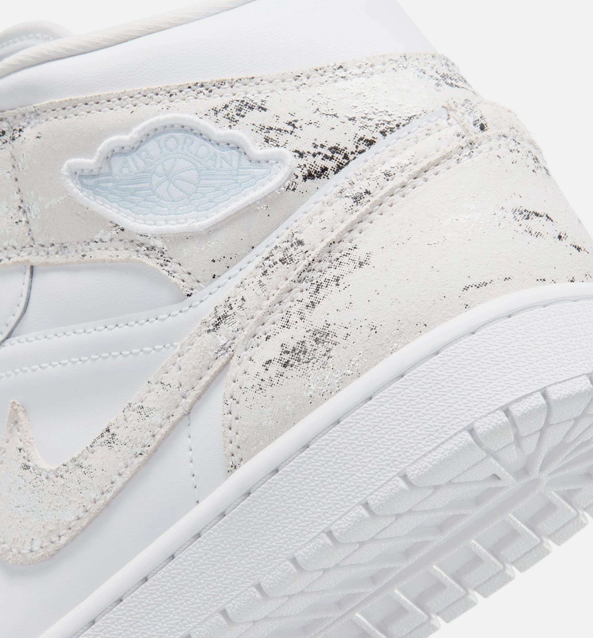 Air Jordan 1 Mid SE Mens Lifestyle Shoe White White White Field Silver
