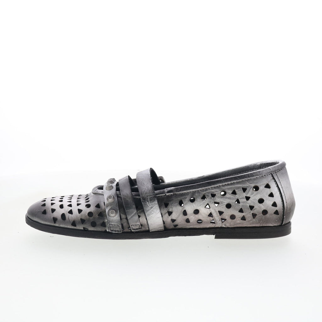 Jett Womens Silver Leather Hook & Loop Loafer Flats Shoes