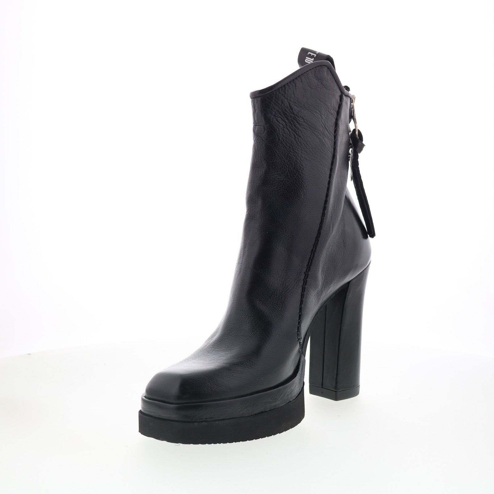 Vale Womens Black Leather Zipper Ankle & Booties Boots